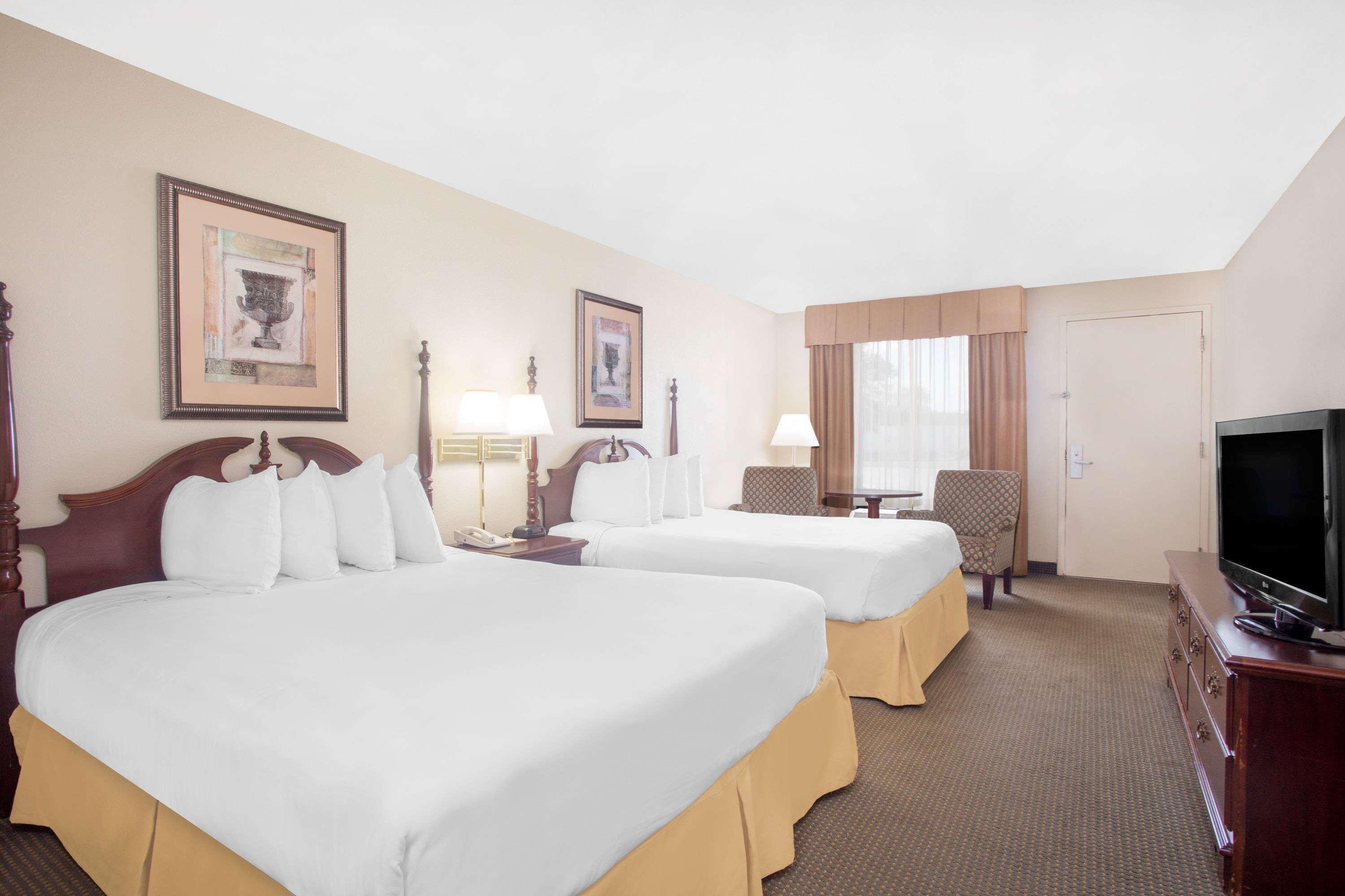 Days Inn by Wyndham Metter Eksteriør bilde
